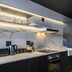 Deluxe King Studio